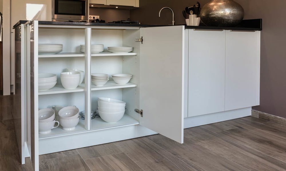 Keuken Petten met veel kastruimte in kookgedeelte