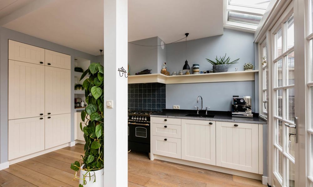 Landelijke keuken met prachtig fornuis